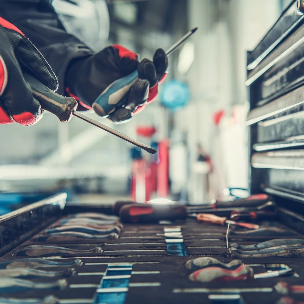 9 types of tools every heavy industry should manage with tool management software